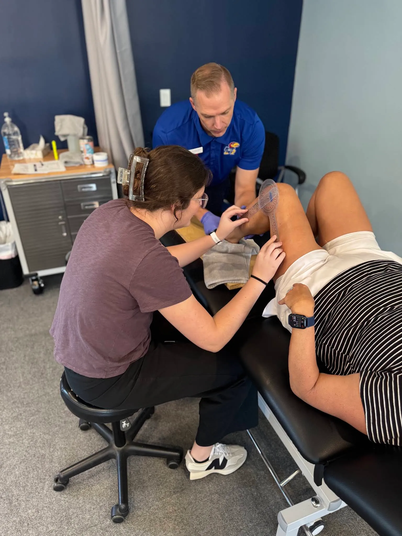 A Beyond Physical Therapy clinician providing dry needling treatment in the Spring Hill clinic.