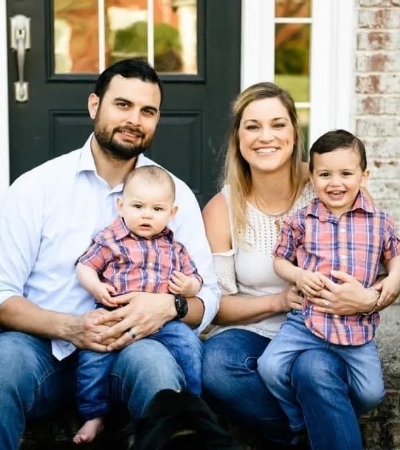 Dr-Javier-Pere-PT-OT-family picture-Beyond-Physical-Therapy-Franklin-TN