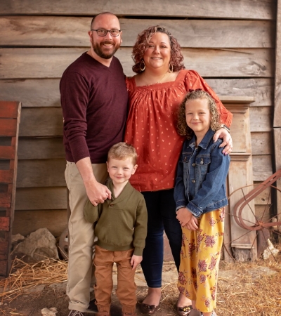 Dr-Megan-Tisdale-PT-DPT-COMT-CDN-family-picture-Beyond-Physical-Therapy-Franklin-TN